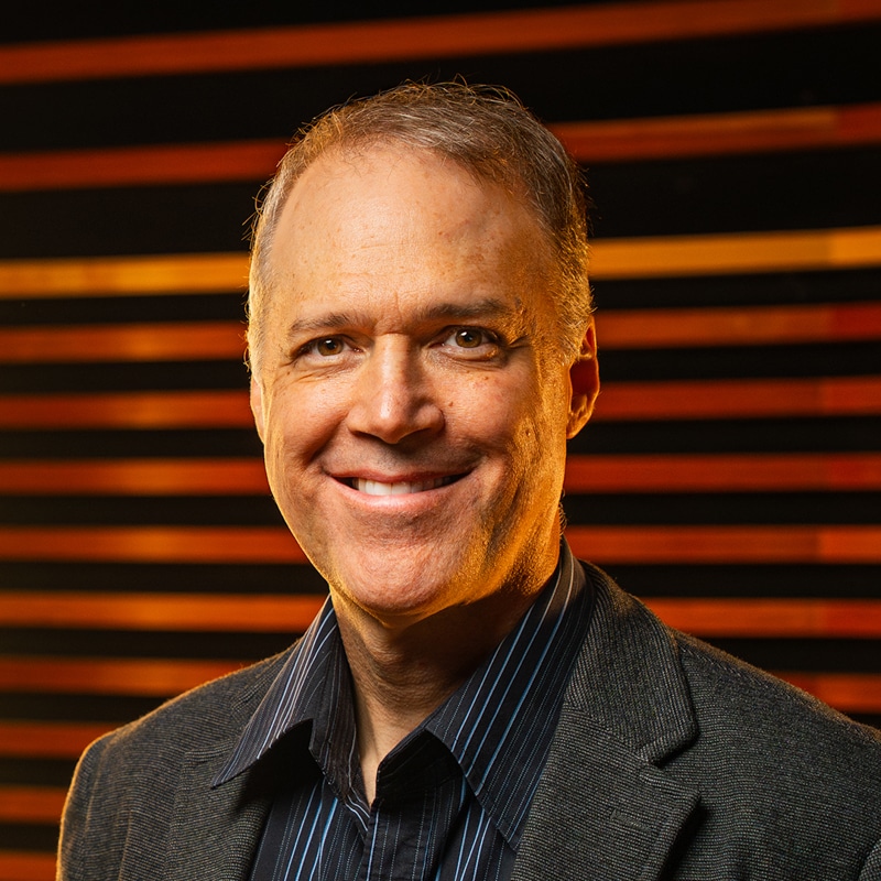 Headshot of Vance Thompson